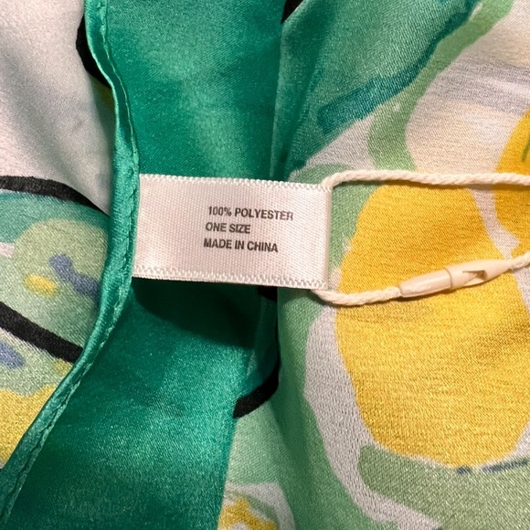 Kimono palm printed kimono has a satin feel Styline New Boutique - Picture 6 of 11